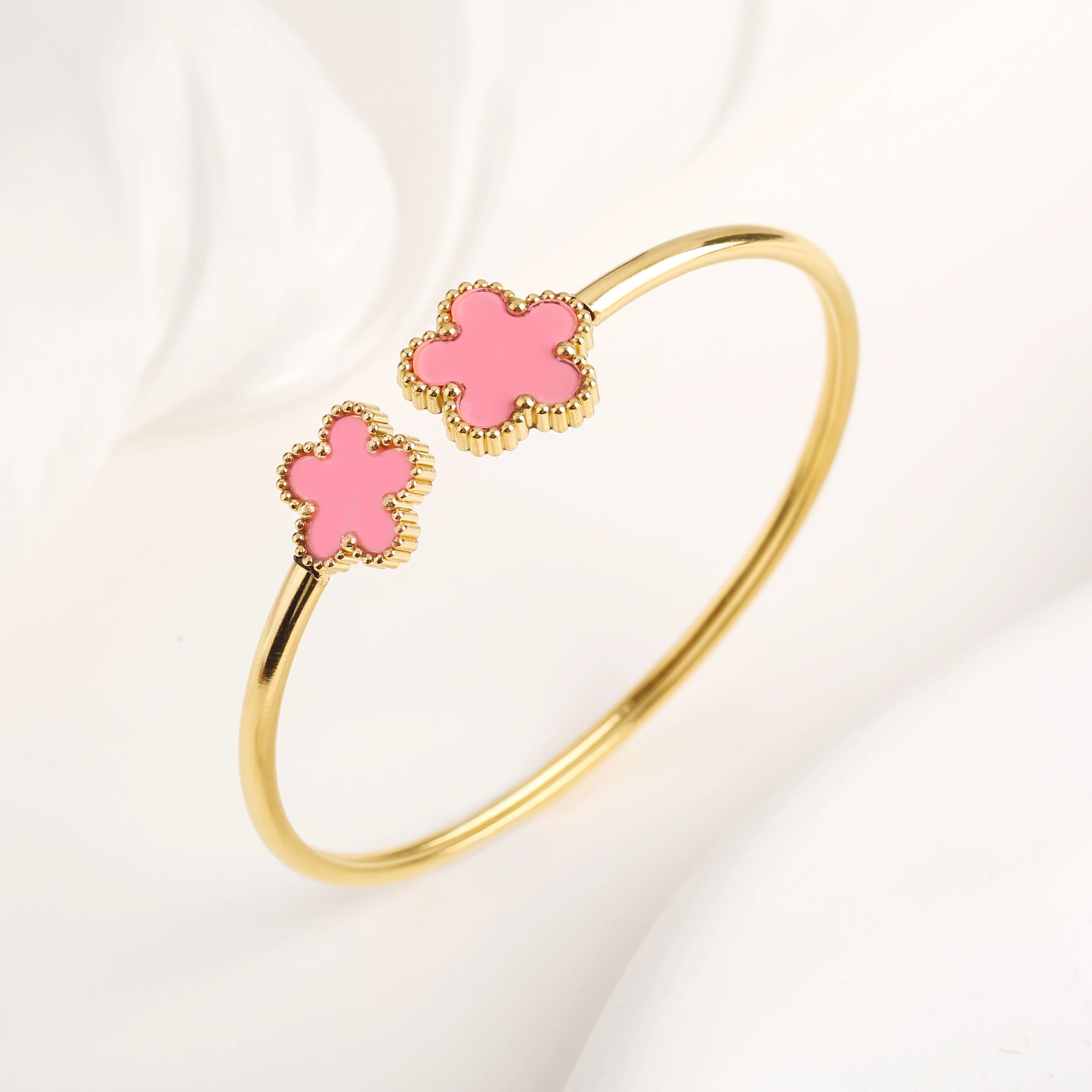 Adjustable Stainless Steel Gold-Plated Five-Leaf Flower Open Bangle