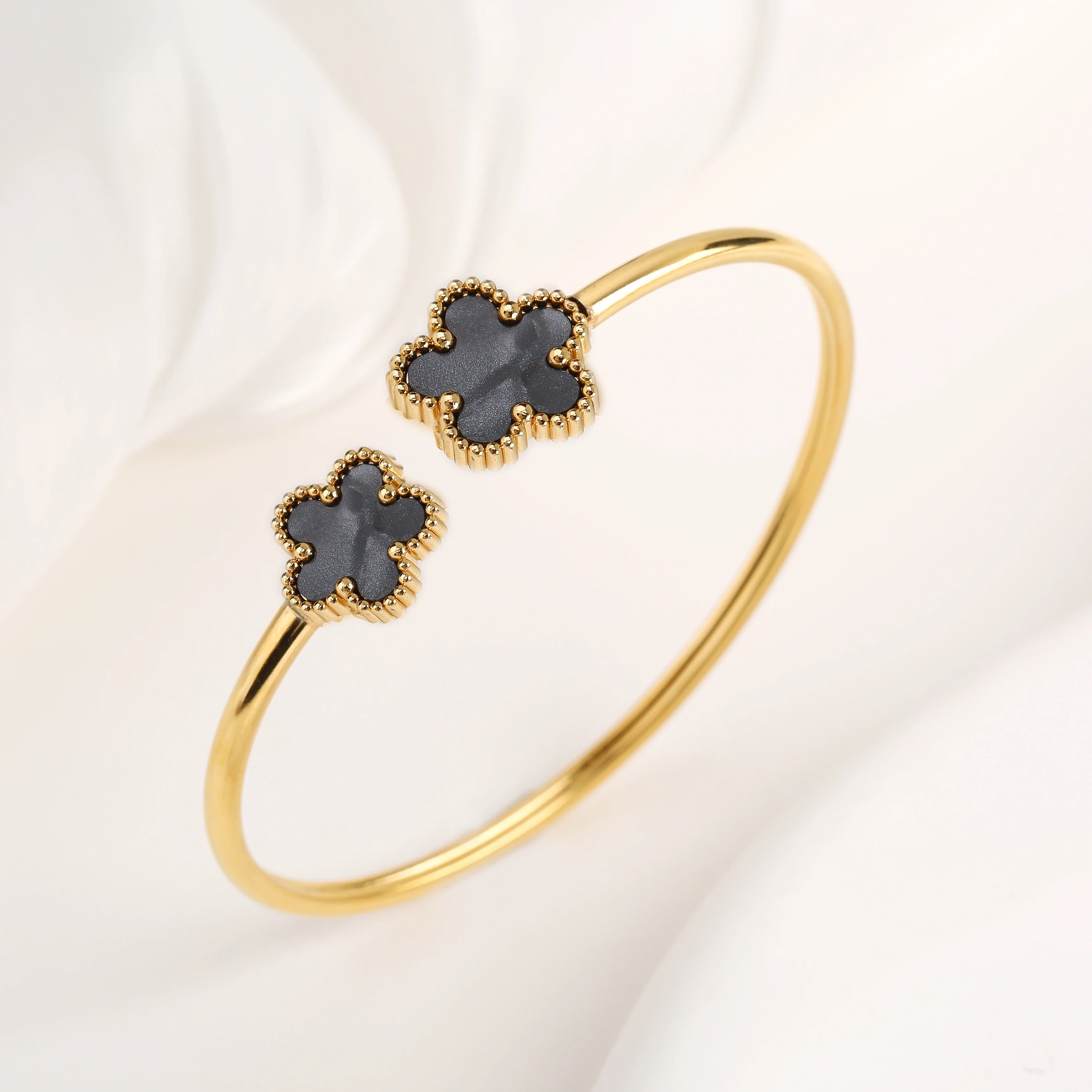 Adjustable Stainless Steel Gold-Plated Five-Leaf Flower Open Bangle