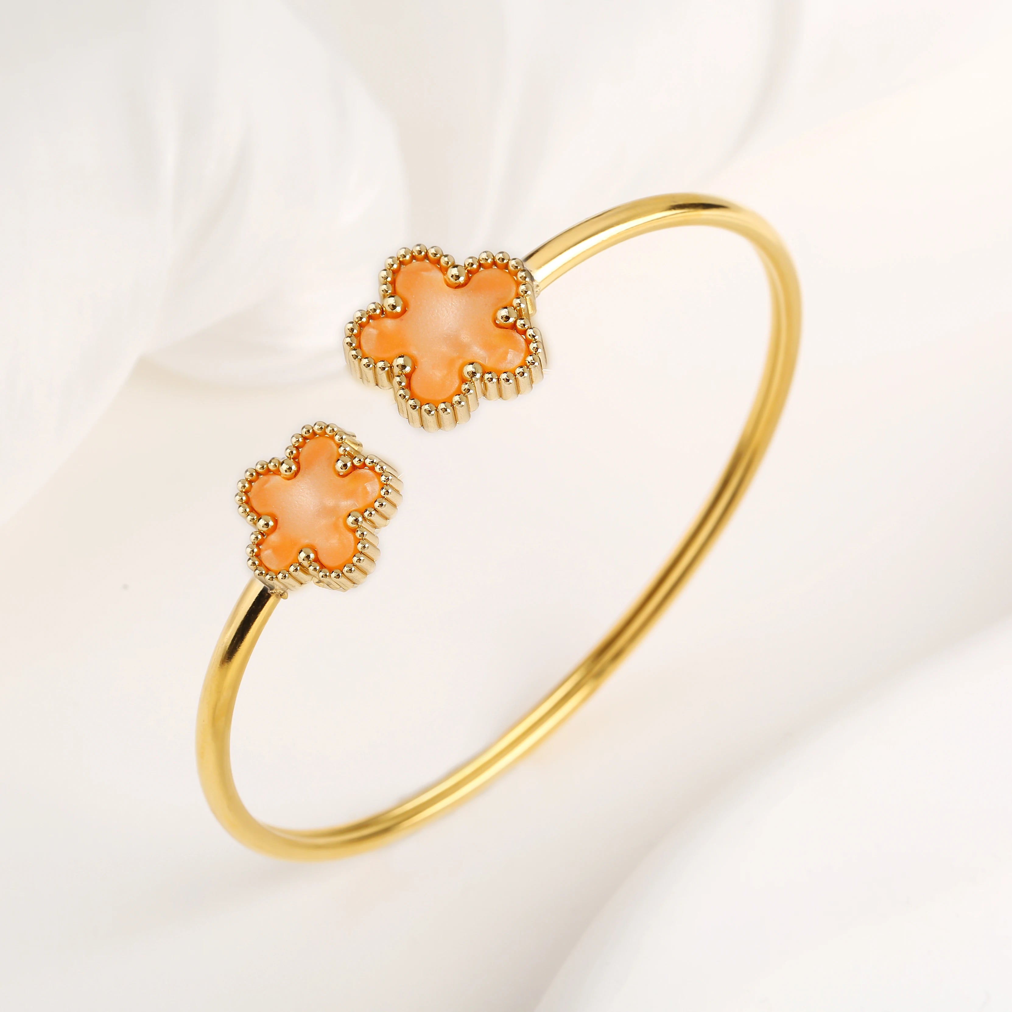 Adjustable Stainless Steel Gold-Plated Five-Leaf Flower Open Bangle