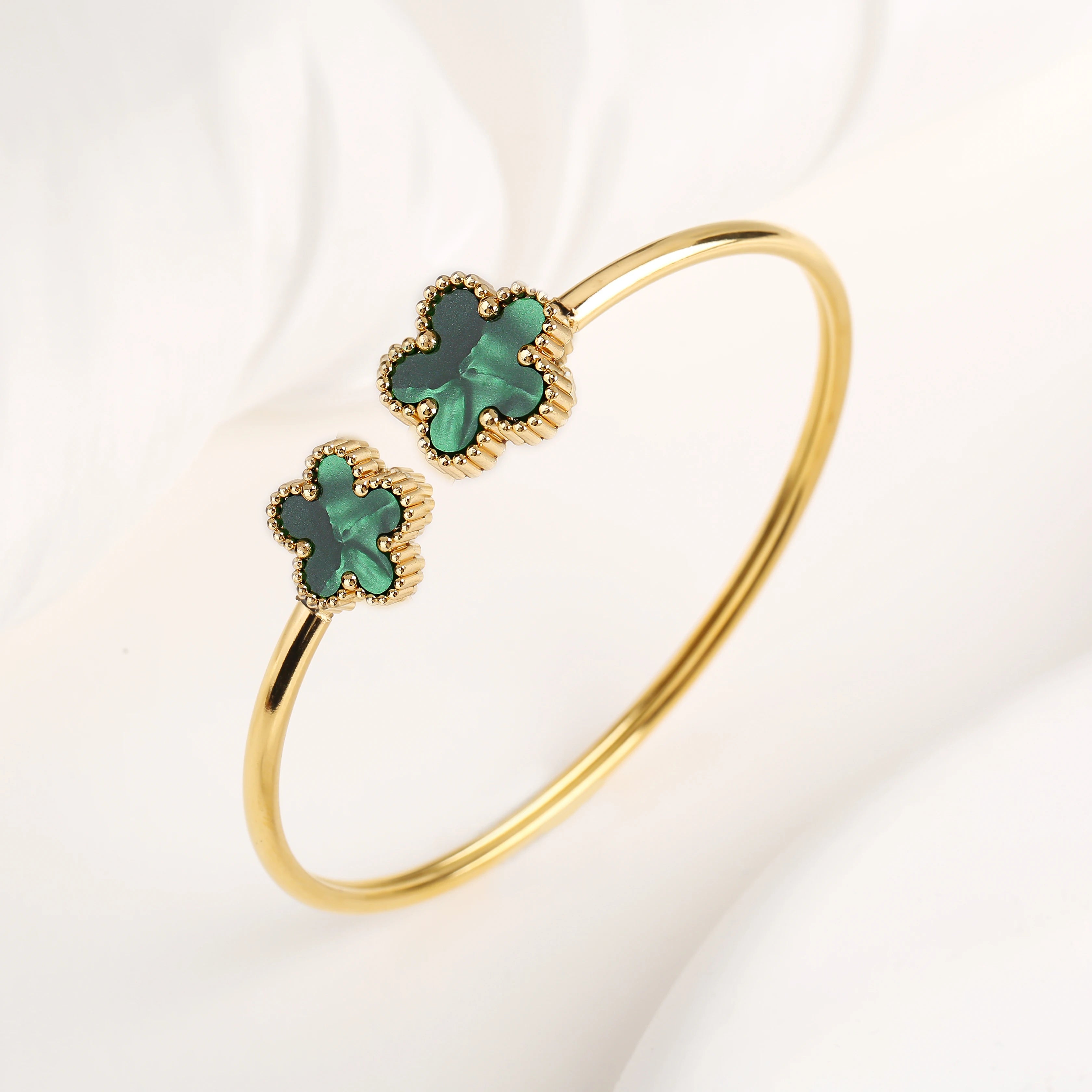 Adjustable Stainless Steel Gold-Plated Five-Leaf Flower Open Bangle