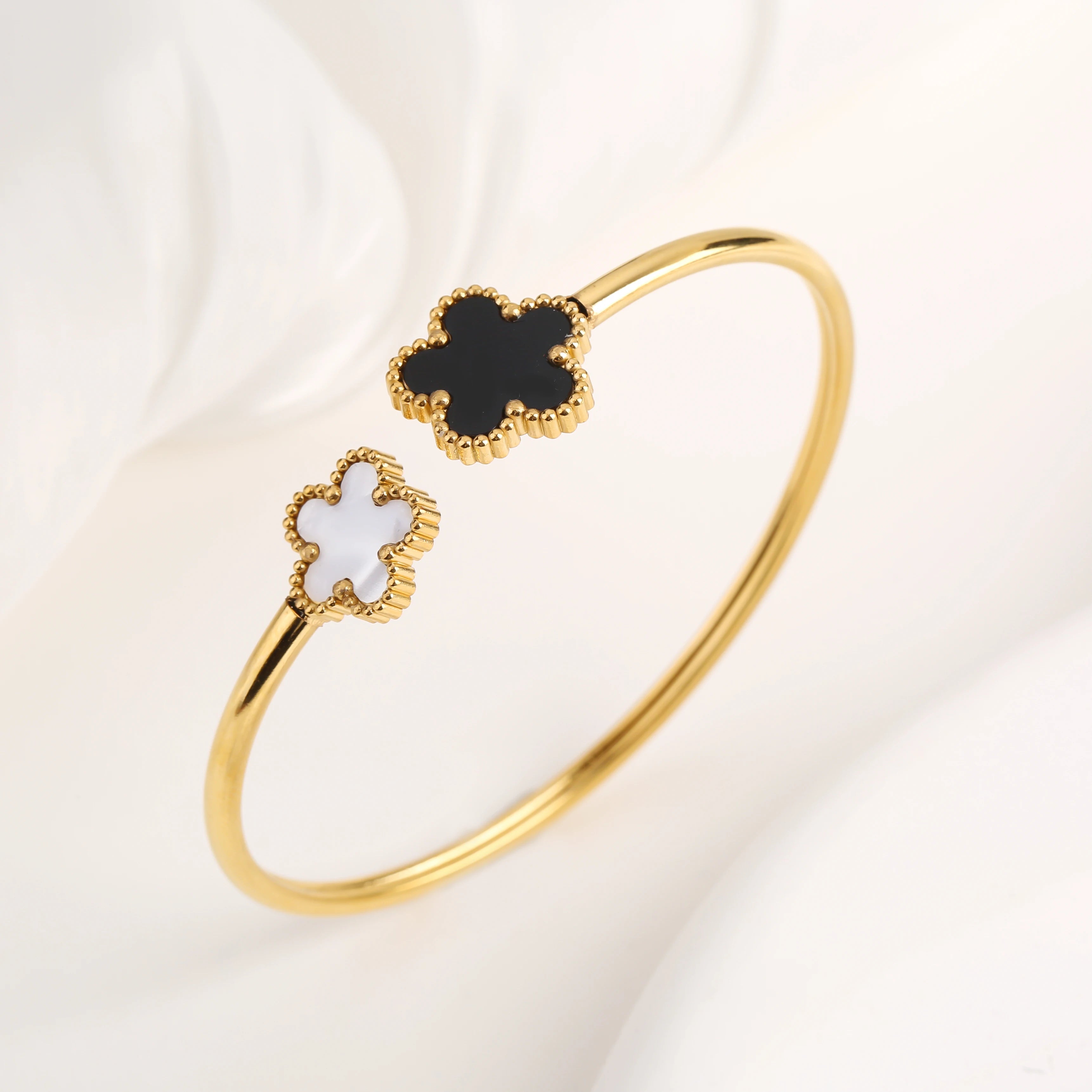 Adjustable Stainless Steel Gold-Plated Five-Leaf Flower Open Bangle