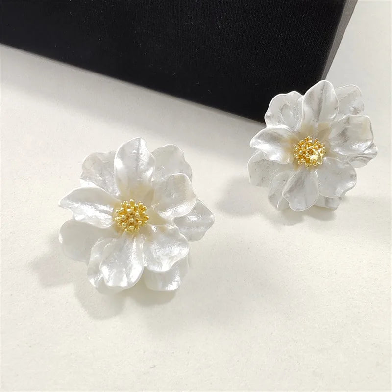 White Acrylic Flower Stud Earrings