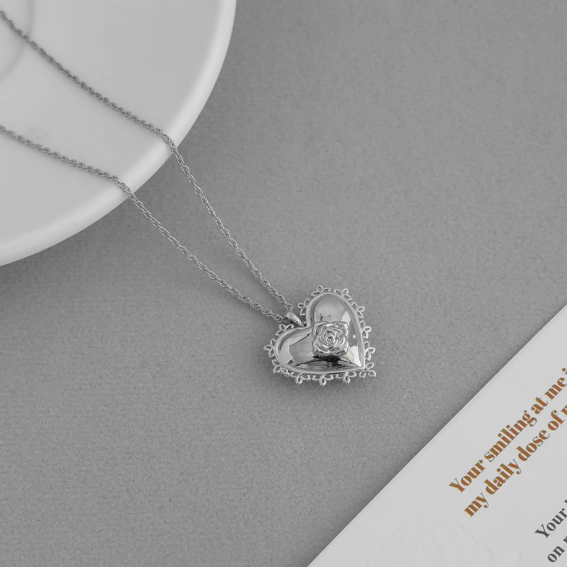Gold-plated Lock Rose Flower Pendant Necklace Opened and Closed Love Clavicle Chain