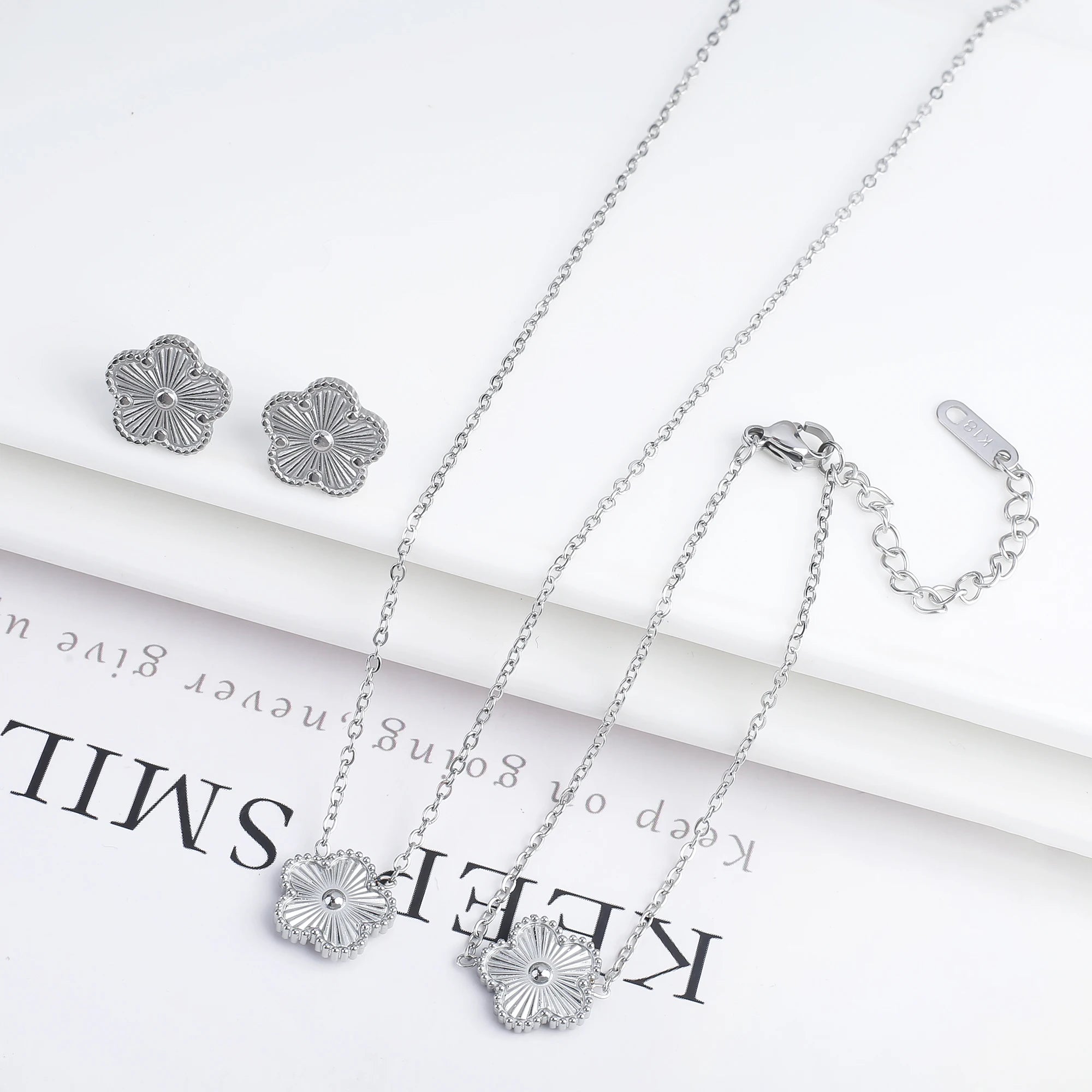 18k Gold-Plated Five-Leaf Flower Necklace Earrings Bracelet