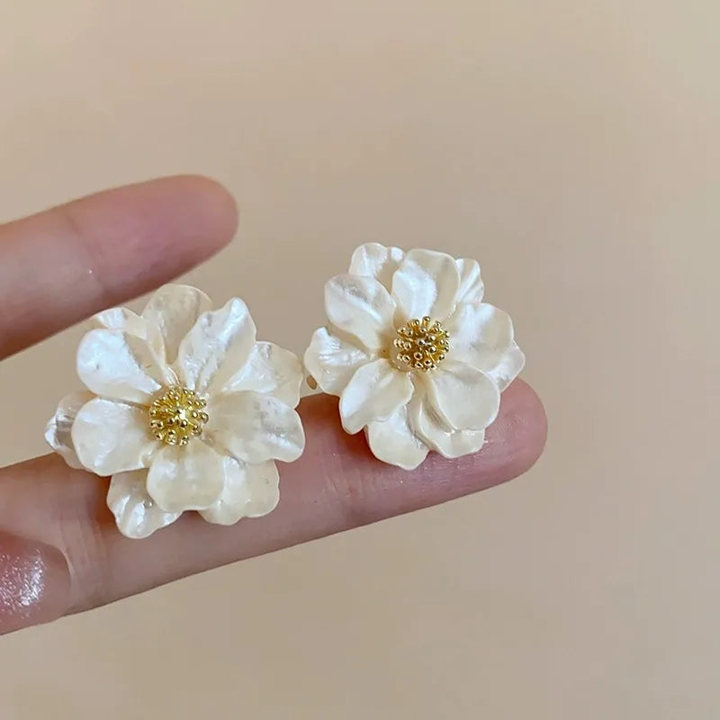 White Acrylic Flower Stud Earrings