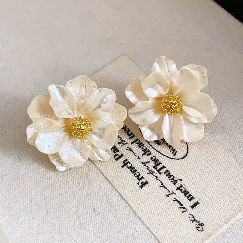 White Acrylic Flower Stud Earrings